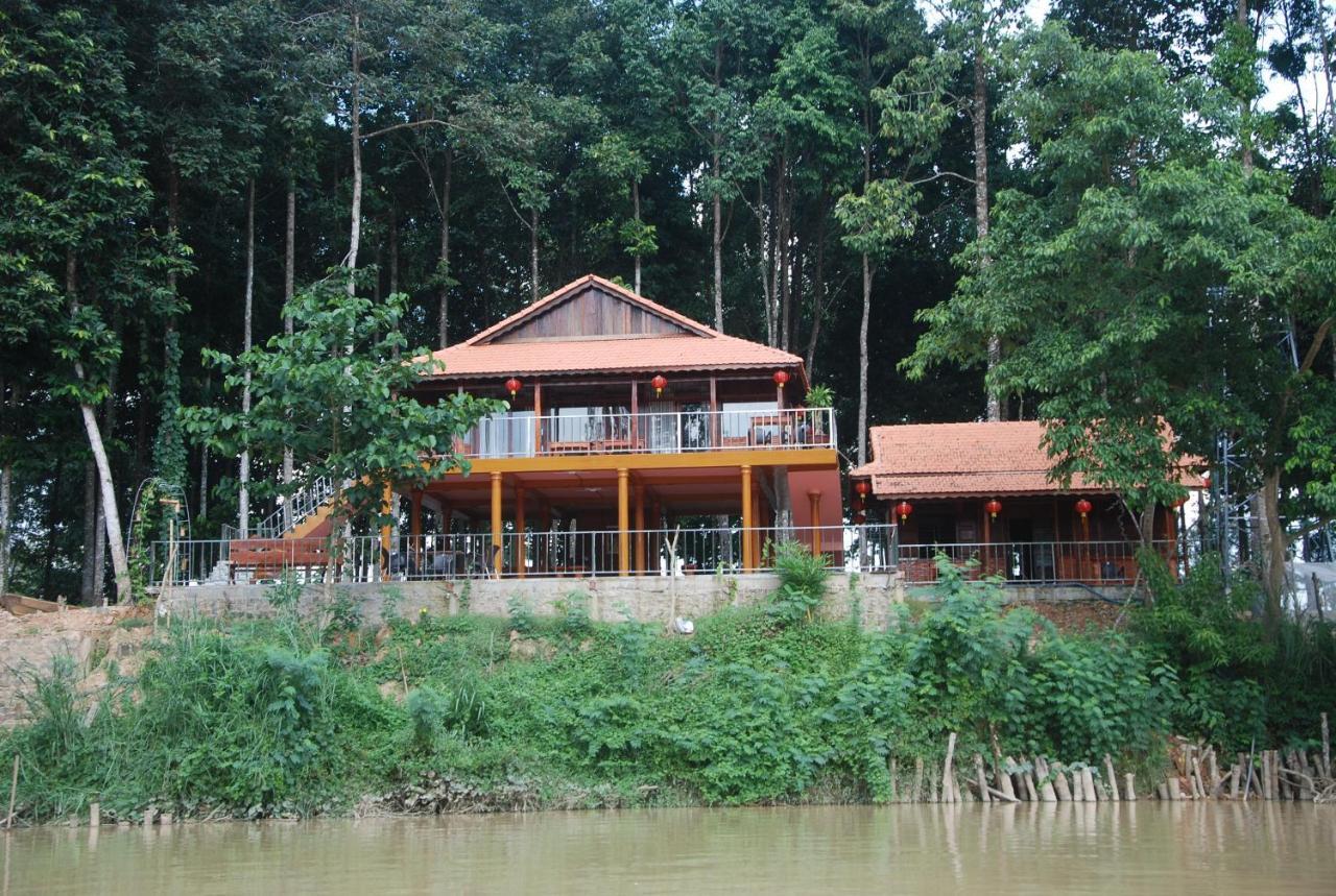 Cat Tien Riverside 外观 照片